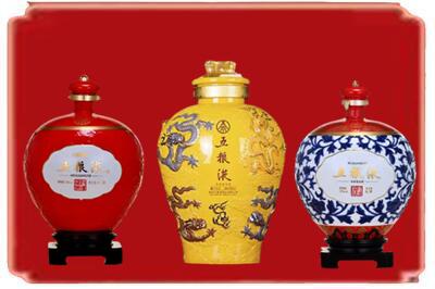 太和区烟酒回收五粮液各种摆件.jpg